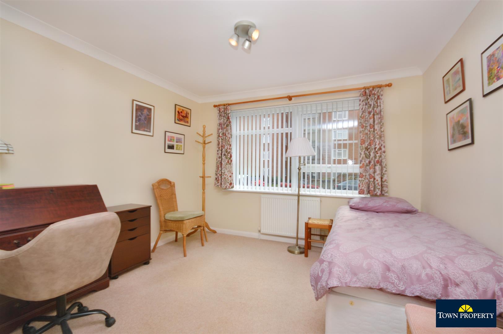 Property Details for Blackwater Road Eastbourne BN21 4JE Town